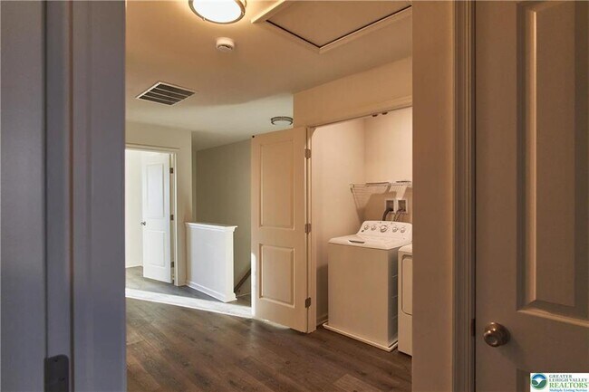 Building Photo - 6653 Stein Way