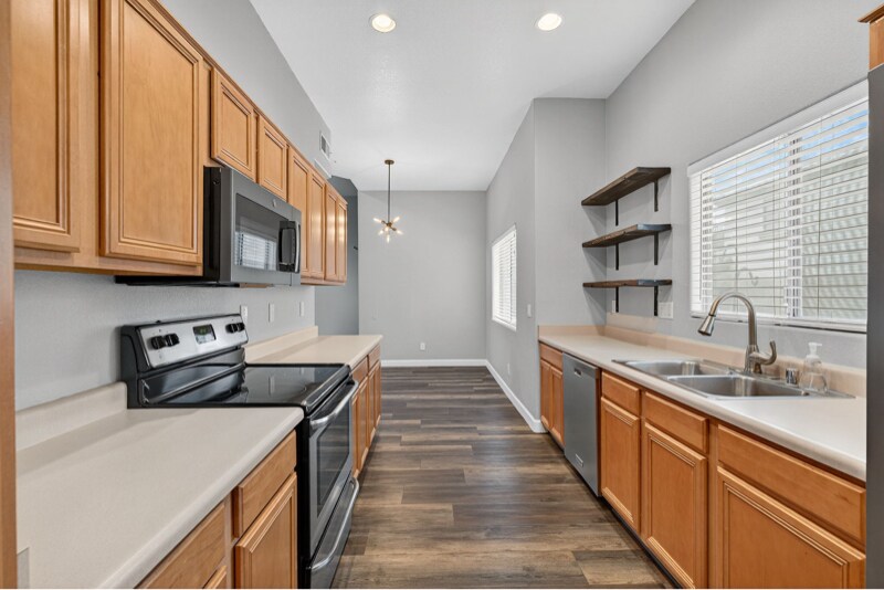 Building Photo - 8105 W Beck Ln