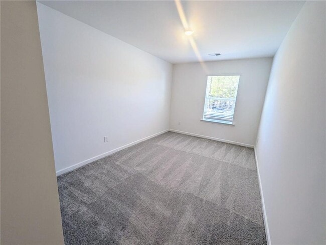 Building Photo - 128 Hazel Dr