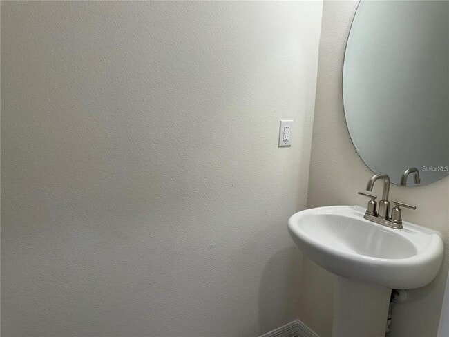 Building Photo - 4561 Small Creek Rd