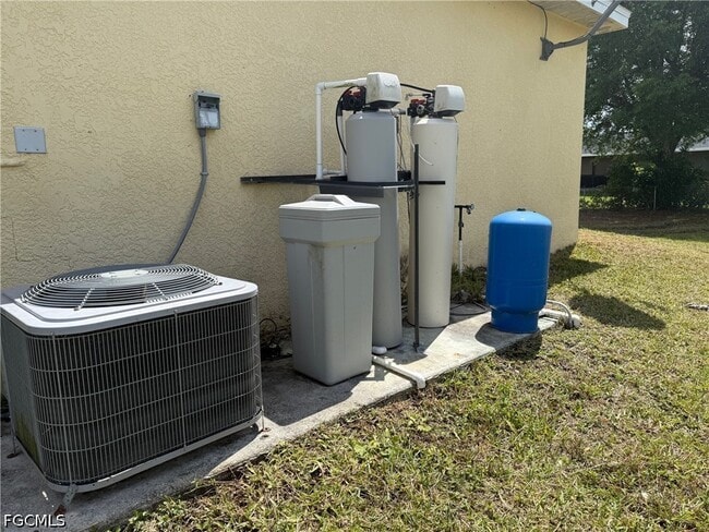 Building Photo - 450 Rathburn St