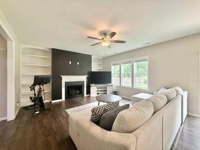 Building Photo - Gorgeous 4BD, 3.5BA Clayton Home with a Fenced Yard in the Desirable Riverwood Community