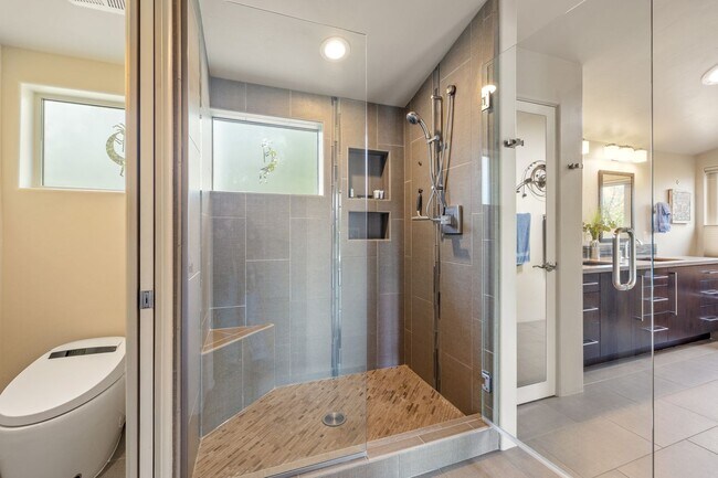 Building Photo - Furnished, 1-Year Long-Term Rental