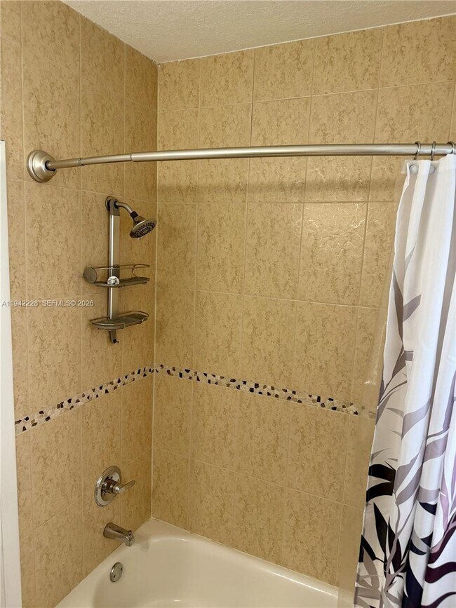 Building Photo - 814 Capri St