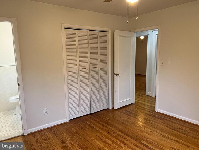 Building Photo - 810 Wisteria Dr