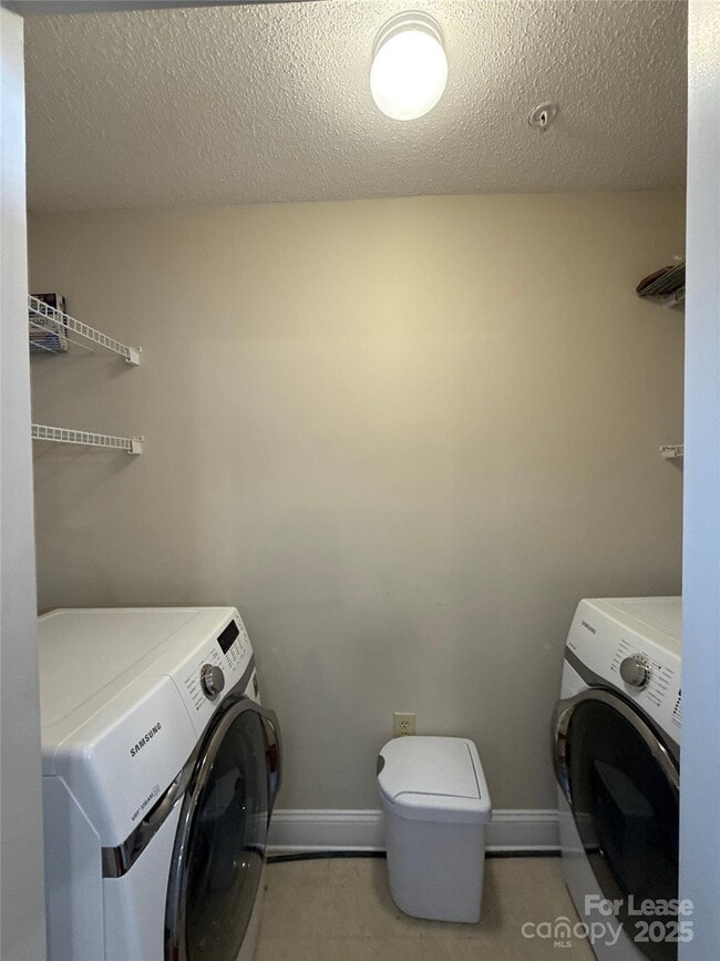 Building Photo - 300 W 5th St