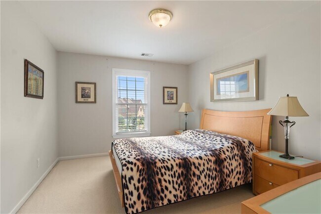 Building Photo - 5615 Habersham Valley