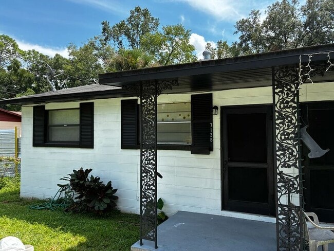 Primary Photo - 7138 Conant Ave