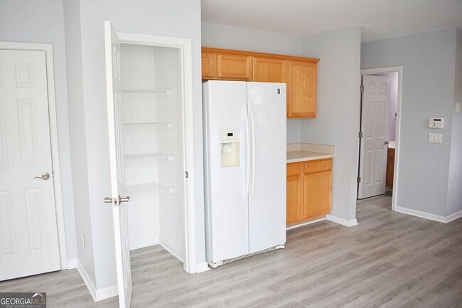 Building Photo - 2015 Lisa Springs Dr SW