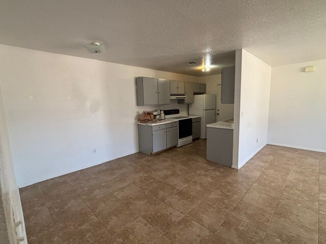 Building Photo - 2700 W Shauna Dr