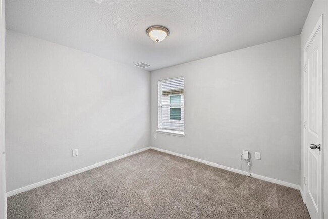 Building Photo - 14006 Macquarie Dr