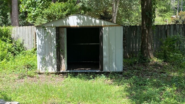 Building Photo - 109 Birchwood Dr