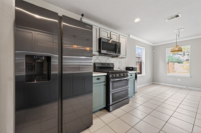 Building Photo - 26522 Marble Falls Bend