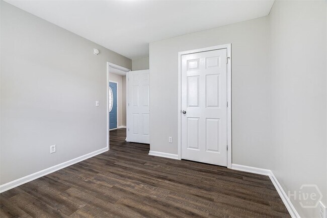 Building Photo - 6 Spg Lk Cir