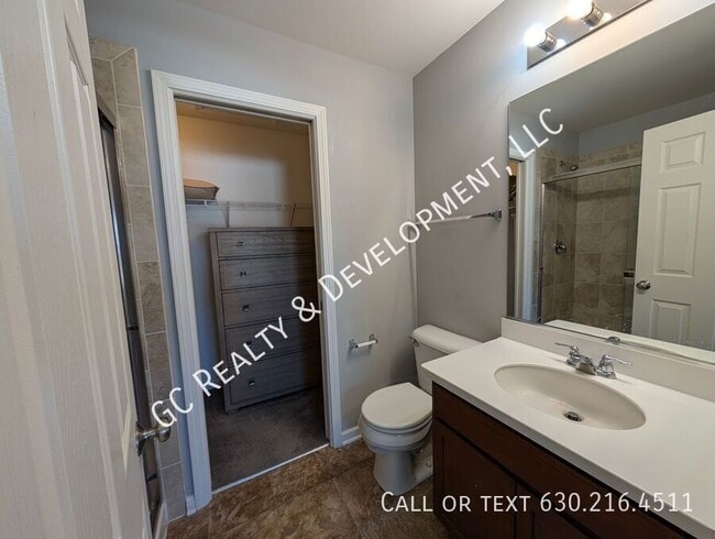 Building Photo - 646 Vine St