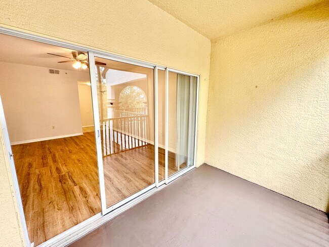 Building Photo - ** FAIRWAY PRESERVE ** 2 BED / 2 BATH COND...