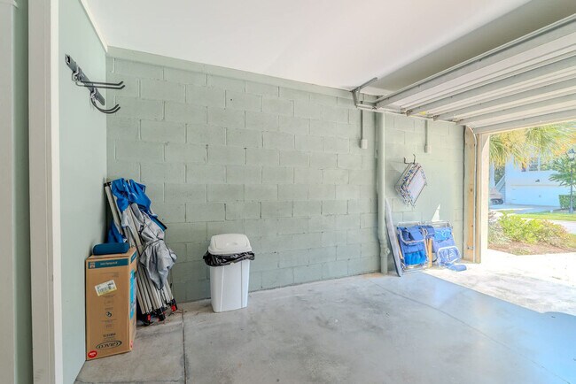 Building Photo - 52 Sandcastle Ct
