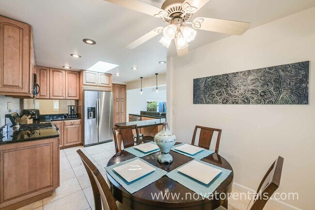 Building Photo - 44 Trish Dr