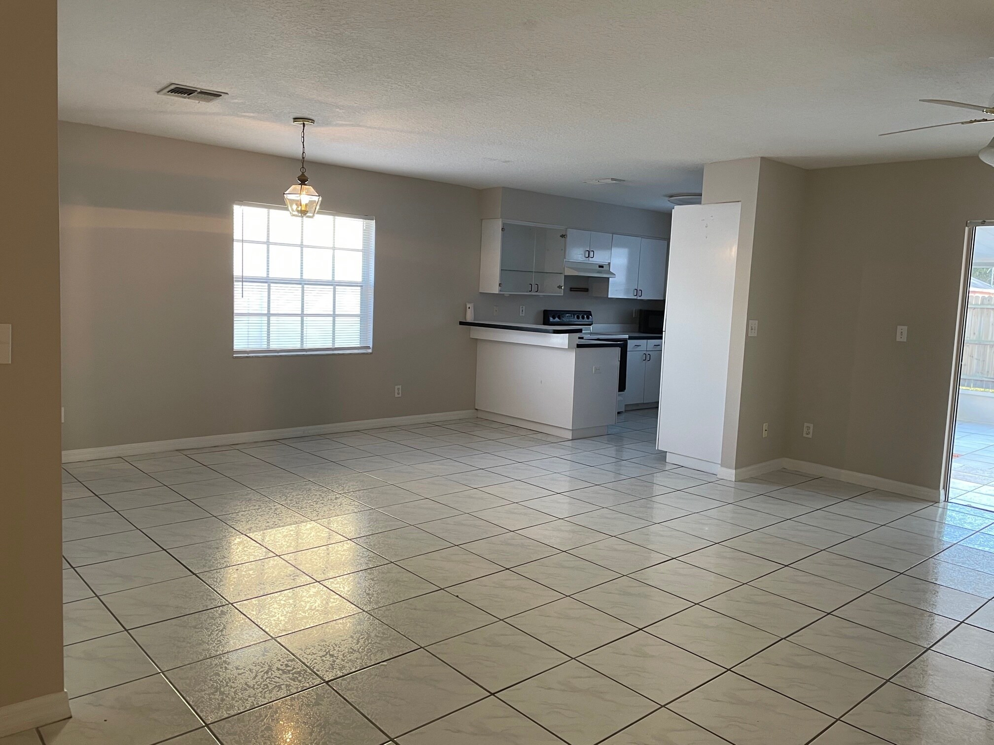 Building Photo - 3124 W Powhatan Ave