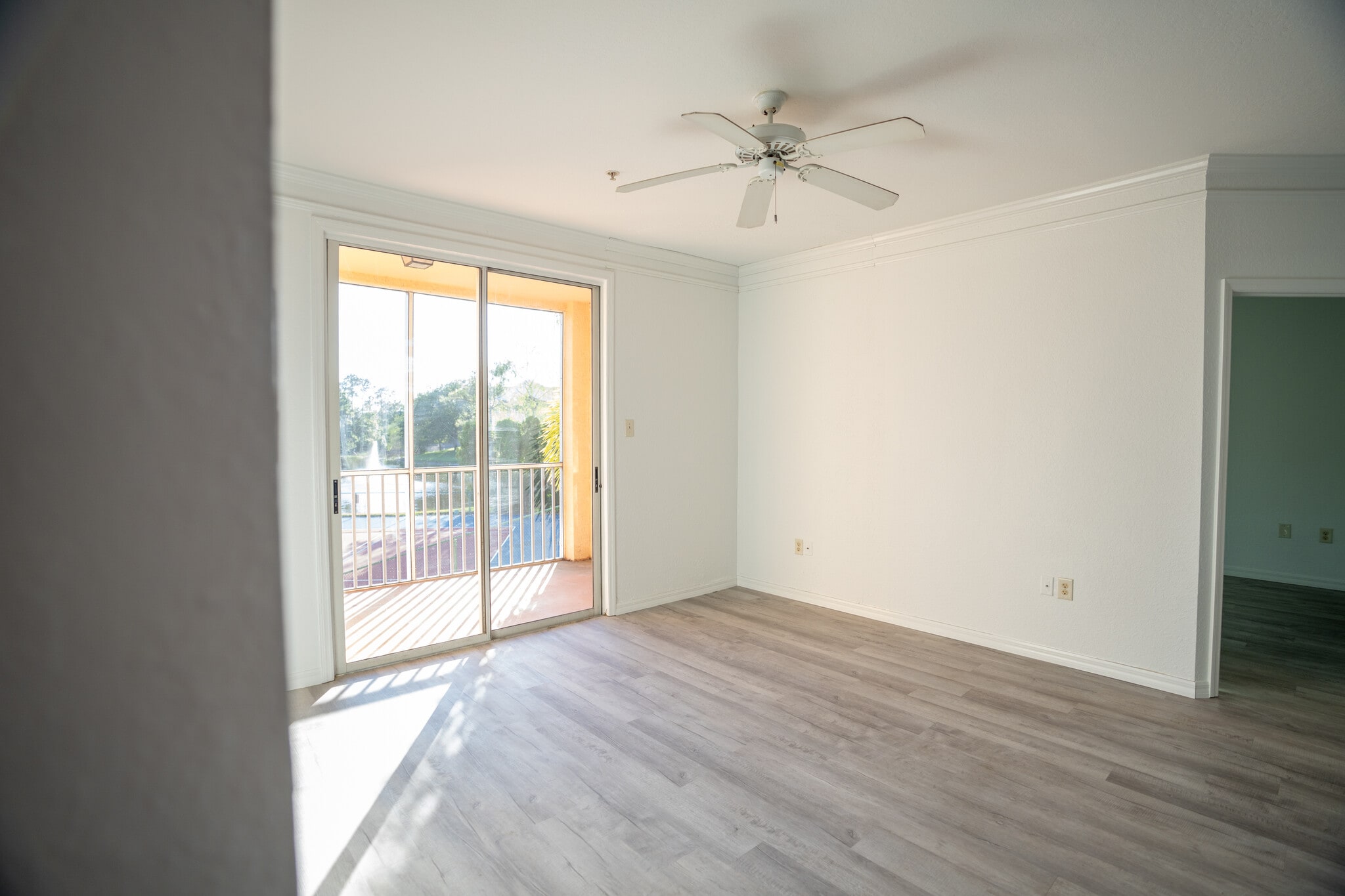 Building Photo - 4142 Central Sarasota Pky