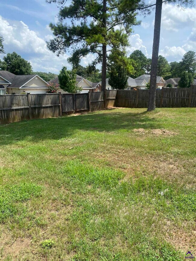 Building Photo - 131 Huntley Dr