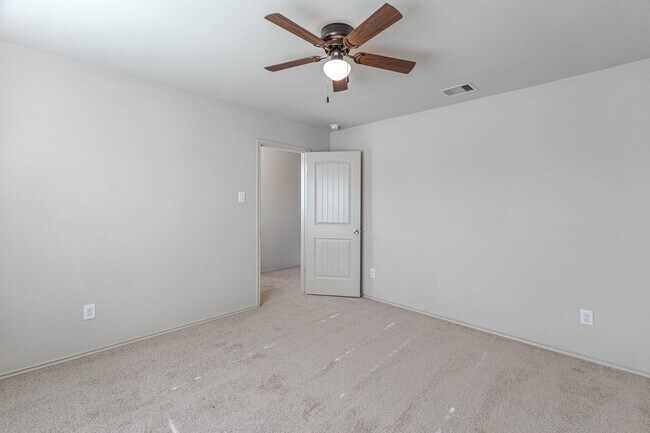 Building Photo - 2007 Naplechase Crest Dr