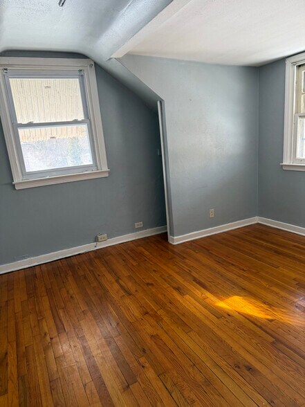 Building Photo - 1132 Duncan Ave