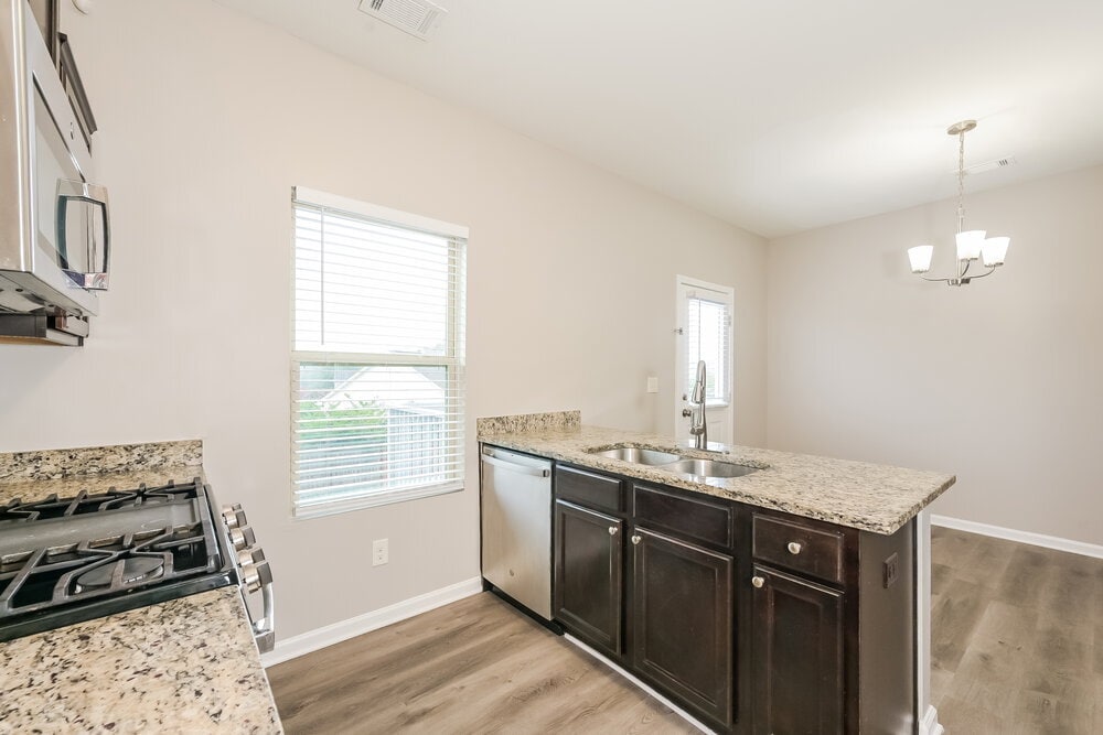 Building Photo - 643 Nonsuch Way