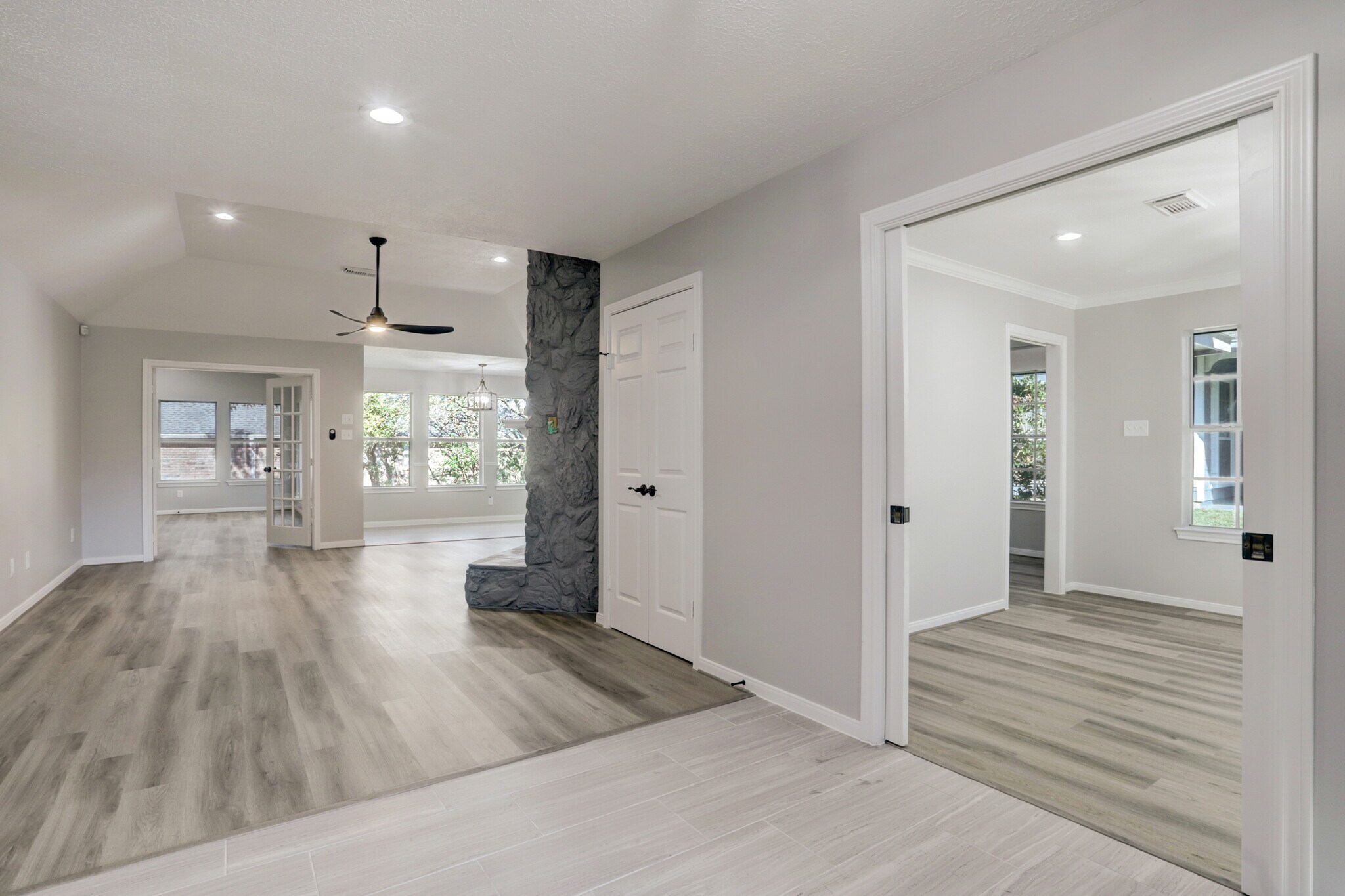 Building Photo - 7098 Shadow Lake Dr