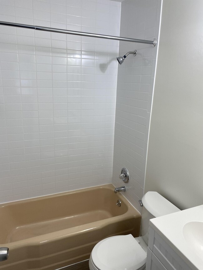 Building Photo - 1850 McKelvey Rd