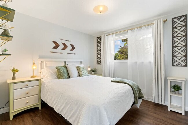 Building Photo - 3413 W Sunset Ave