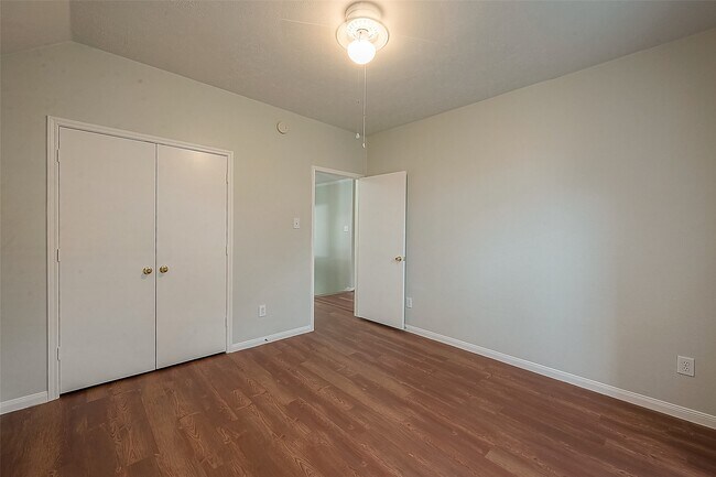 Building Photo - 17523 Coventry Oaks Dr