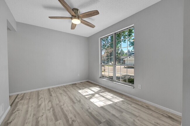 Building Photo - $2,895 - 3 Bed, 2.5 Bath Home with Central...