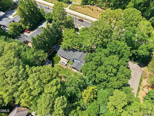 Building Photo - 603 N Estes Dr