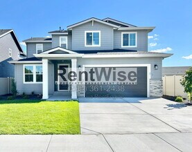Building Photo - 5925 W Sprig Dr