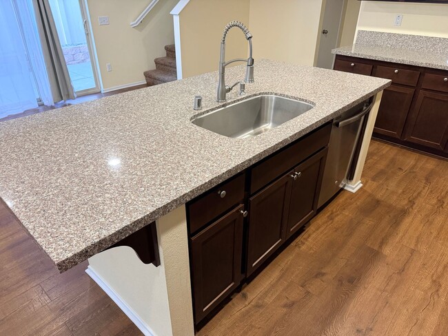 Building Photo - Estrella home for rent!