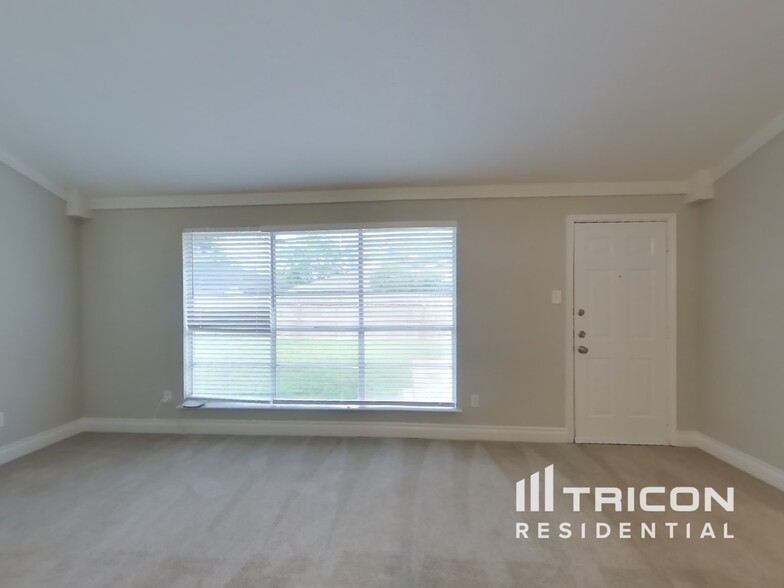 Building Photo - 3551 Windmoor Dr