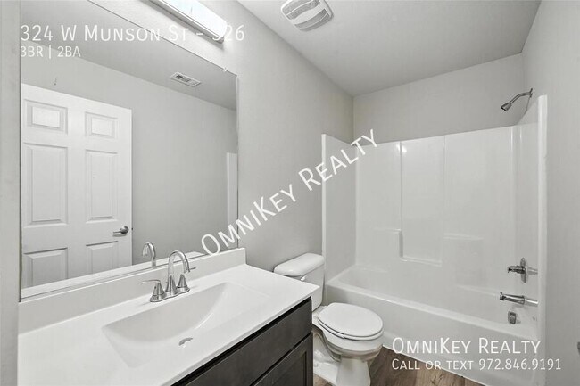 Building Photo - 324 W Munson St