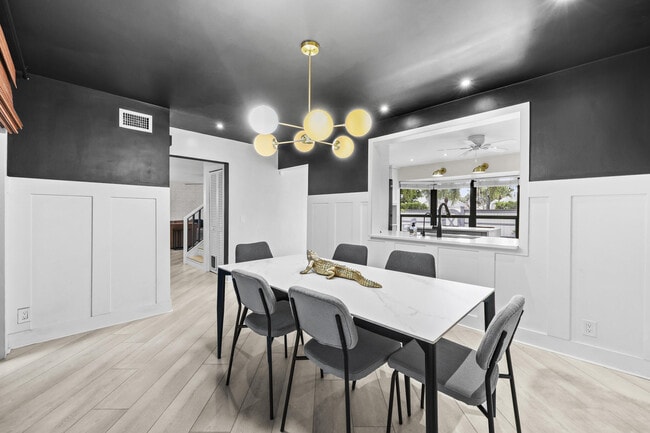 Building Photo - 13400 Bedford Mews Ct