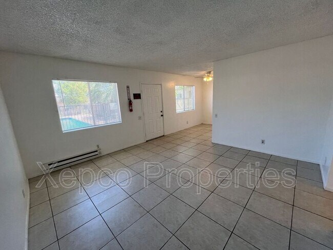 Primary Photo - 556 E Chuckwalla Rd