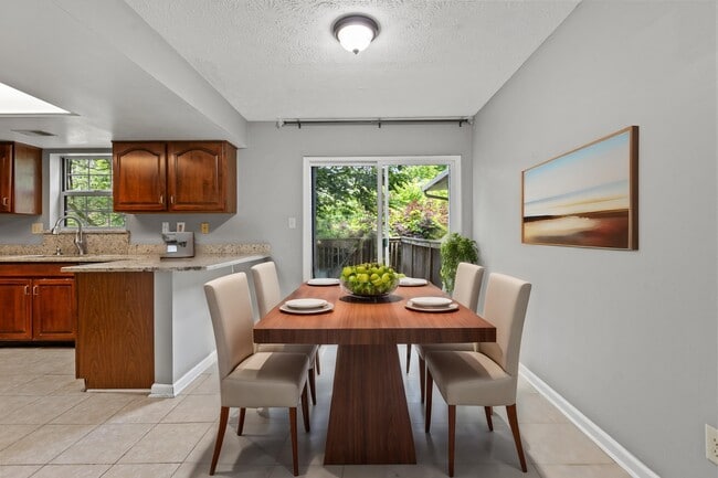 Building Photo - 403 Windfield Pl