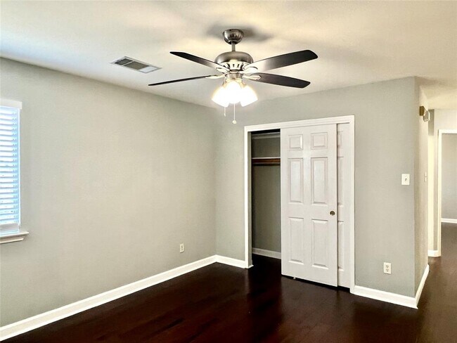 Building Photo - 10516 Dunham Forest Rd