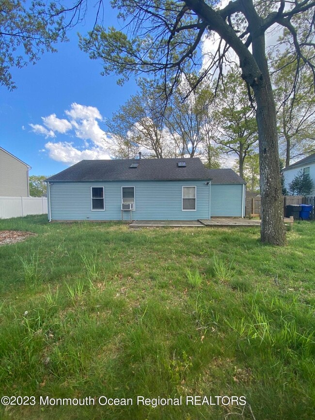 Building Photo - 120 Oak Hill Dr