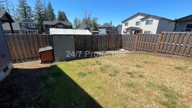 Building Photo - Modern 3 BD | 2 BA Home w/ Bonus Room - Es...