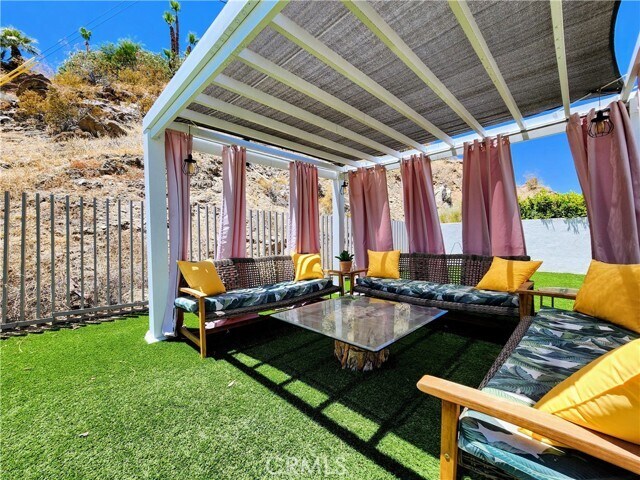 Building Photo - 2499 S Palm Canyon Dr