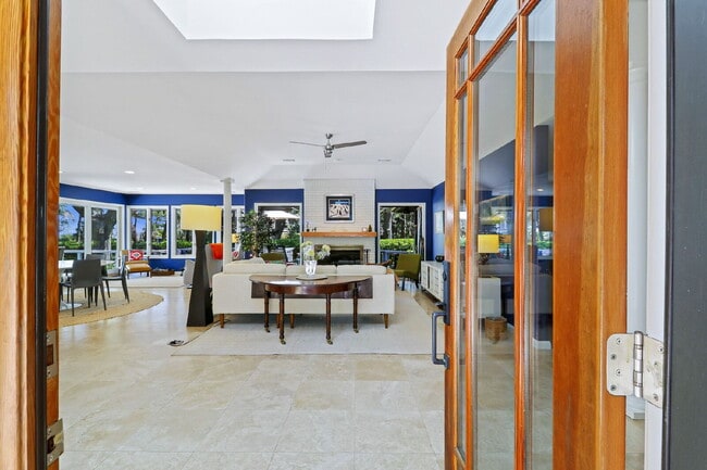 Building Photo - 1 Angel Wing Dr