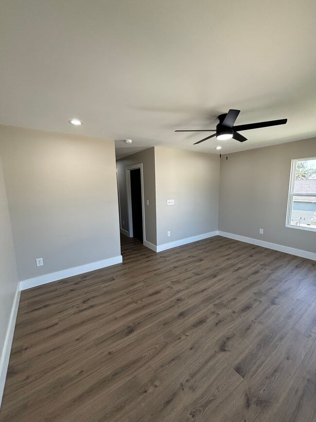 Building Photo - 3131 Linden Ave
