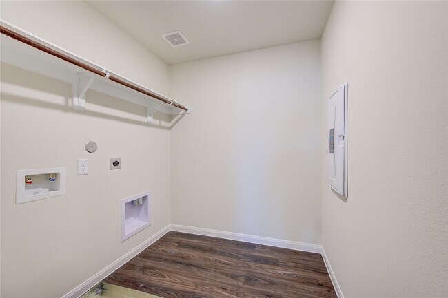 Building Photo - 11715 Braemar Village Dr
