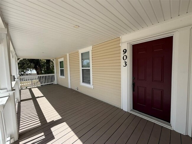 Building Photo - 903 E New York Ave