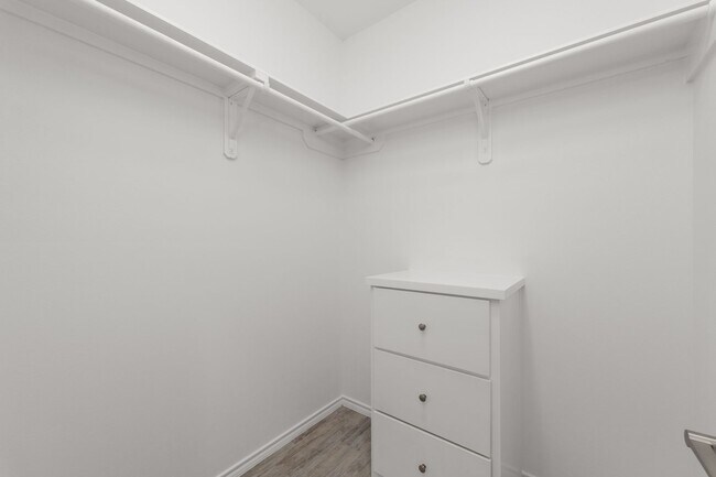 Building Photo - 2718 Maria Dr
